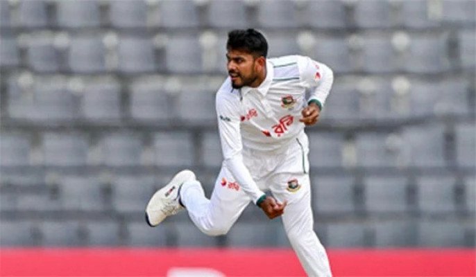মিরাজের ঘূর্ণিতে প্রথম ইনিংসে ২৭৩ রানে অলআউট জিম্বাবুয়ে